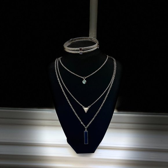 3 ITEMS VTG Dainty silver tone chain with three pendants and 2 silver bracelets - Picture 2 of 7